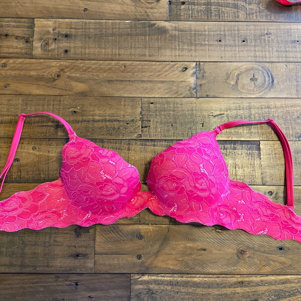 Victoria’s Secret 34C very sexy push up bra